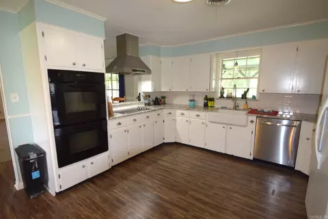 Kitchen - 19919 E Pinnacle Rd, Roland, AR 72135 photo 1 of 4