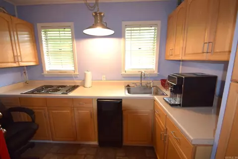 Kitchen - 19919 E Pinnacle Rd, Roland, AR 72135 photo 3 of 4