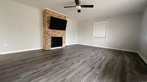 Living - 2914 Wren St, Pine Bluff, AR 71603 photo 1 of 7