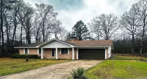 2914 Wren St, Pine Bluff, AR 71603