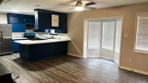 Living - 2914 Wren St, Pine Bluff, AR 71603 photo 7 of 7