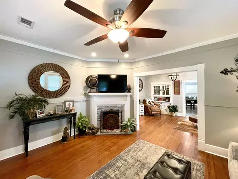 Living - 508 W Main St, Trumann, AR 72472 photo 2 of 5