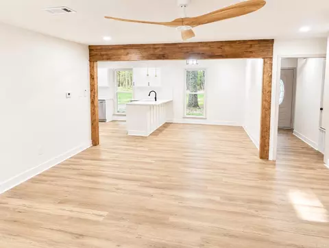 Living - 7500 Dolphin Dr, Pine Bluff, AR 71603 photo 3 of 4