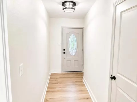 Entry Way - 7500 Dolphin Dr, Pine Bluff, AR 71603 photo 1 of 1