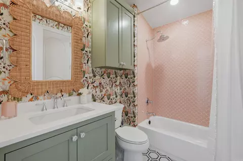 Bath - 601 W W Riv, Ozark, AR 72949 photo 5 of 6