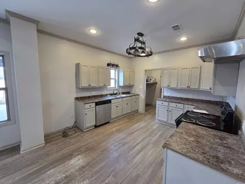Kitchen - 4205 Ryburn Rd, Pine Bluff, AR 71603 photo 2 of 2