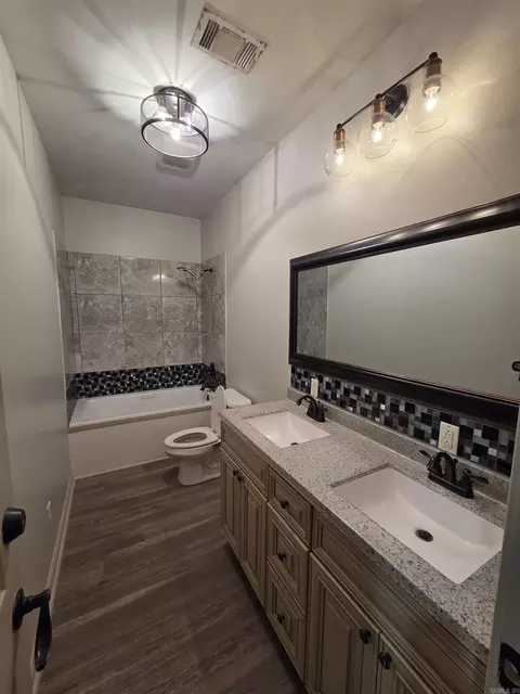 Bath - 4205 Ryburn Rd, Pine Bluff, AR 71603 photo 3 of 3