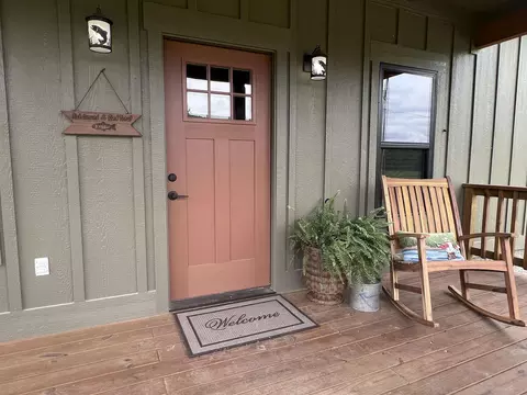 Exterior - 2 N Riverview Ln, Mountain View, AR 72560 photo 2 of 10