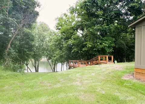 Exterior - 2 N Riverview Ln, Mountain View, AR 72560 photo 3 of 10