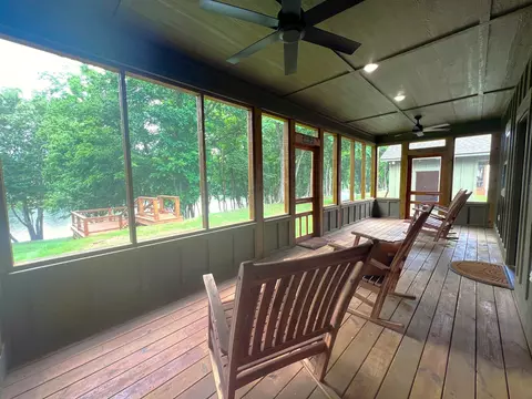 Exterior - 2 N Riverview Ln, Mountain View, AR 72560 photo 4 of 10