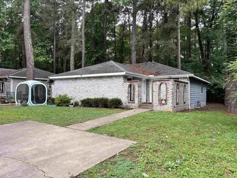 300 Bellewood Ln, Jacksonville, AR 72076