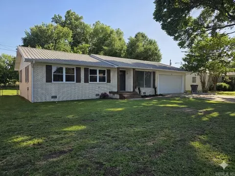 38 Sundale Cir # A, Paragould, AR 72450