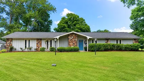 2221 Meadowpond Trl, White Hall, AR 71602