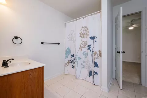 Bath - 6 Hickory Ridge Rd, Benton, AR 72019 photo 5 of 6