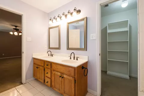 Bath - 6 Hickory Ridge Rd, Benton, AR 72019 photo 4 of 6