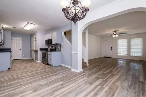 Entry Way - 6 Hickory Ridge Rd, Benton, AR 72019 photo 4 of 7