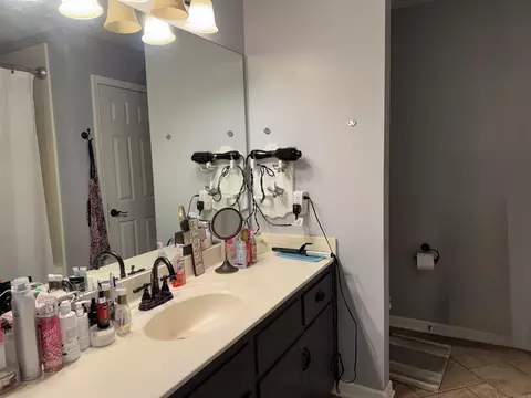 Bath - 119 Mildred Ln, Beebe, AR 72012 photo 2 of 3