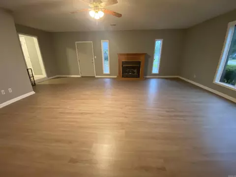 Living - 208 Ada Dr, Trumann, AR 72472 photo 6 of 8