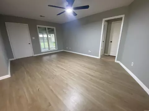Living - 208 Ada Dr, Trumann, AR 72472 photo 2 of 8