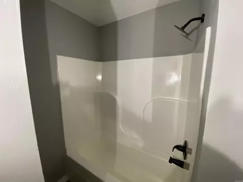 Bath - 208 Ada Dr, Trumann, AR 72472 photo 5 of 6