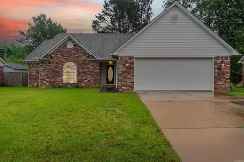 300 Jennifer Ln, Searcy, AR 72143