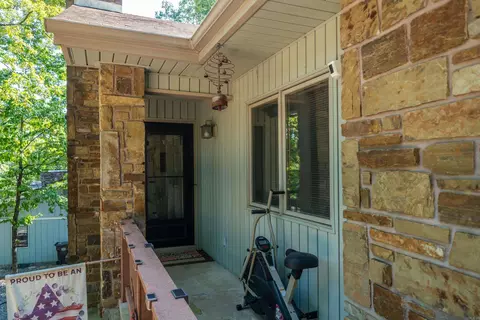1 Sierra Dr, Hot Springs Village, AR 71909