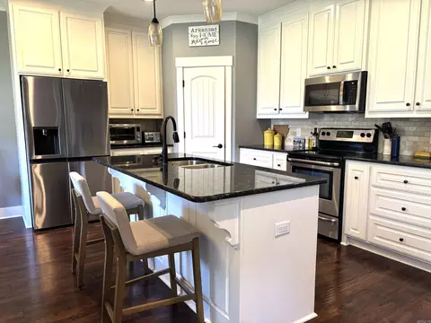 Kitchen - 3158 Haley Ct, Benton, AR 72019 photo 1 of 3