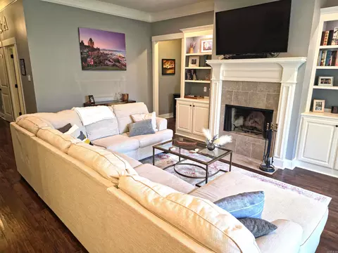Living - 3158 Haley Ct, Benton, AR 72019 photo 3 of 5