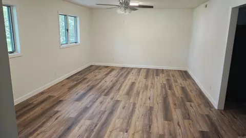 Living - 404 Maple Dr, Mountain View, AR 72560 photo 1 of 1