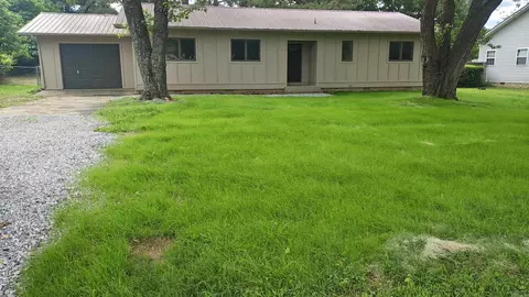 404 Maple Dr, Mountain View, AR 72560