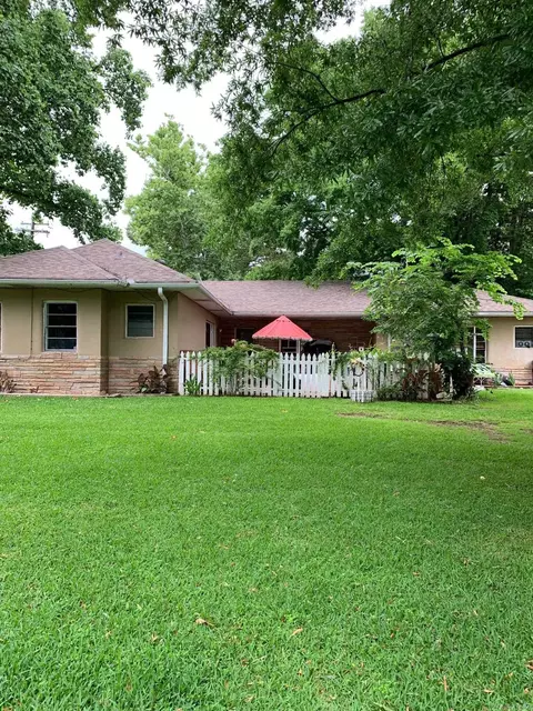 1006 Clifton St, Conway, AR 72034