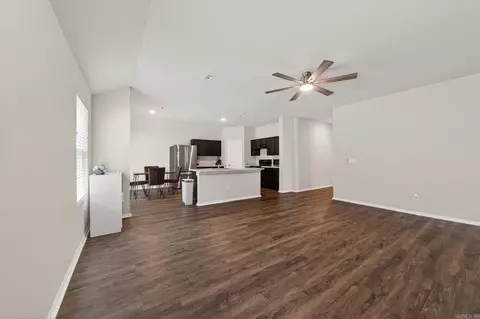 Living - 23 Erwin Dr, Austin, AR 72007 photo 3 of 4