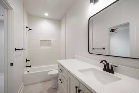 Bath - 17105 Valley View Loop, Roland, AR 72135 photo 7 of 8