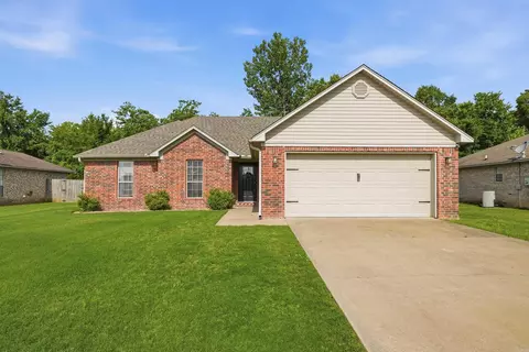 27 Tanzanite Dr, Greenbrier, AR 72058