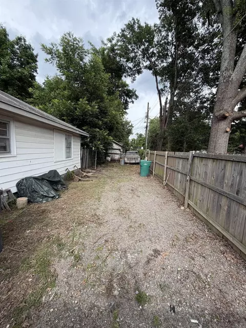 Exterior - 2405 S Cypress, Pine Bluff, AR 71603 photo 4 of 6