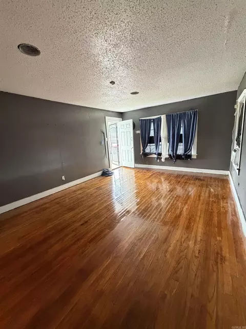 Living - 2405 S Cypress, Pine Bluff, AR 71603 photo 1 of 3