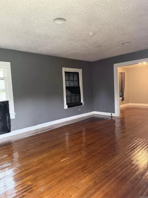 Living - 2405 S Cypress, Pine Bluff, AR 71603 photo 3 of 3