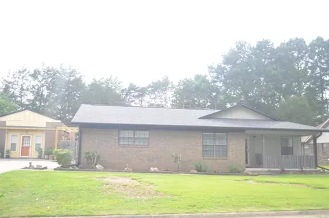 11 Bernard Dr, Conway, AR 72032
