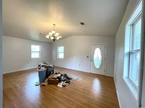 Living - 245 Birch St, Trumann, AR 72472 photo 3 of 4