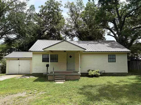 806 N Pear St, Searcy, AR 72143