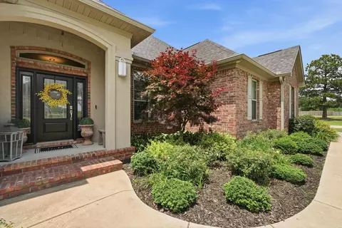 Exterior - 5603 Shore Dr, Hensley, AR 72065 photo 5 of 15