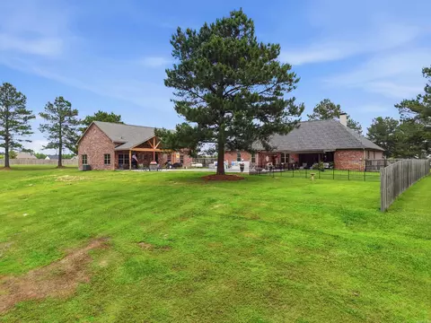 Exterior - 5603 Shore Dr, Hensley, AR 72065 photo 8 of 15