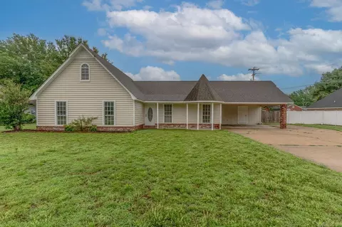 504 Honeysuckle Ln, Trumann, AR 72472