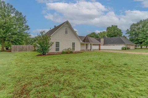 Exterior - 504 Honeysuckle Ln, Trumann, AR 72472 photo 4 of 10