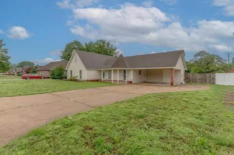 Exterior - 504 Honeysuckle Ln, Trumann, AR 72472 photo 5 of 10