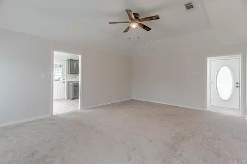Living - 504 Honeysuckle Ln, Trumann, AR 72472 photo 2 of 3