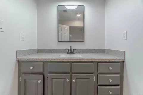 Bath - 504 Honeysuckle Ln, Trumann, AR 72472 photo 3 of 4