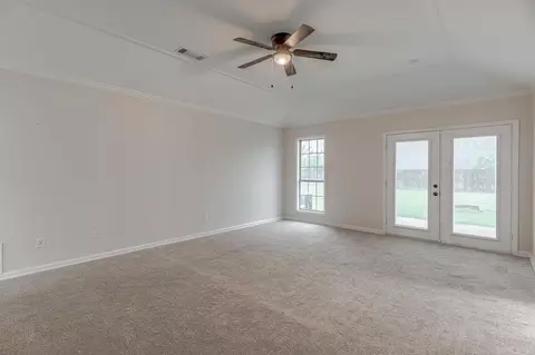Living - 504 Honeysuckle Ln, Trumann, AR 72472 photo 3 of 3