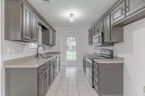 Kitchen - 504 Honeysuckle Ln, Trumann, AR 72472 photo 1 of 4