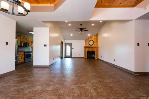 Living - 4951 Dixie Ln, Benton, AR 72019 photo 2 of 9